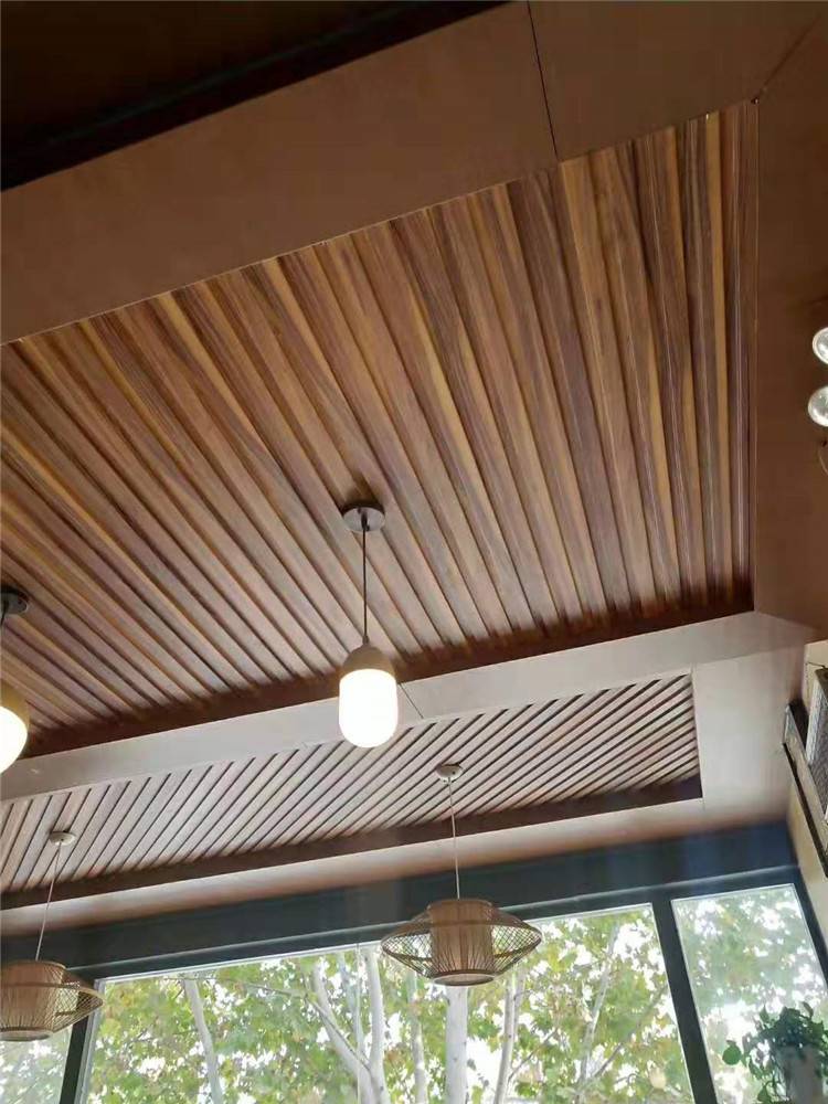 宜春厂家热销 护墙板室内木塑 pvc吊顶装饰材料 生态木长城板
