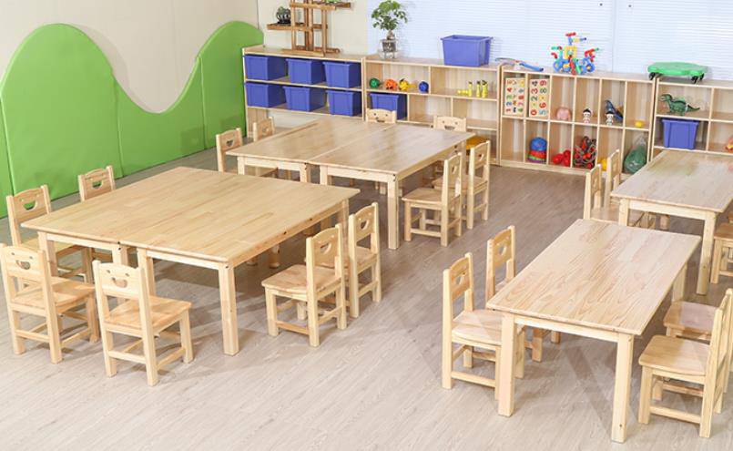 南宁生产幼儿园实木桌椅 宝宝写字学习长方形课桌椅套装