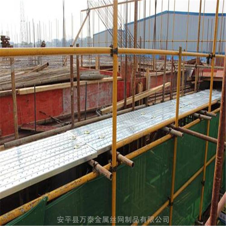 工地钢跳板广东镀锌钢跳板防沙防滑钢跳板