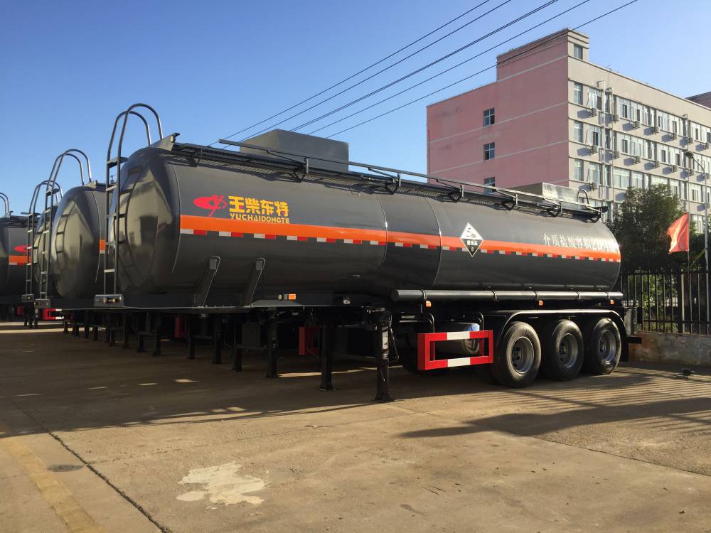 玉柴东特槽罐车,稀***钢衬塑罐车, 酸碱化工罐车现车销售