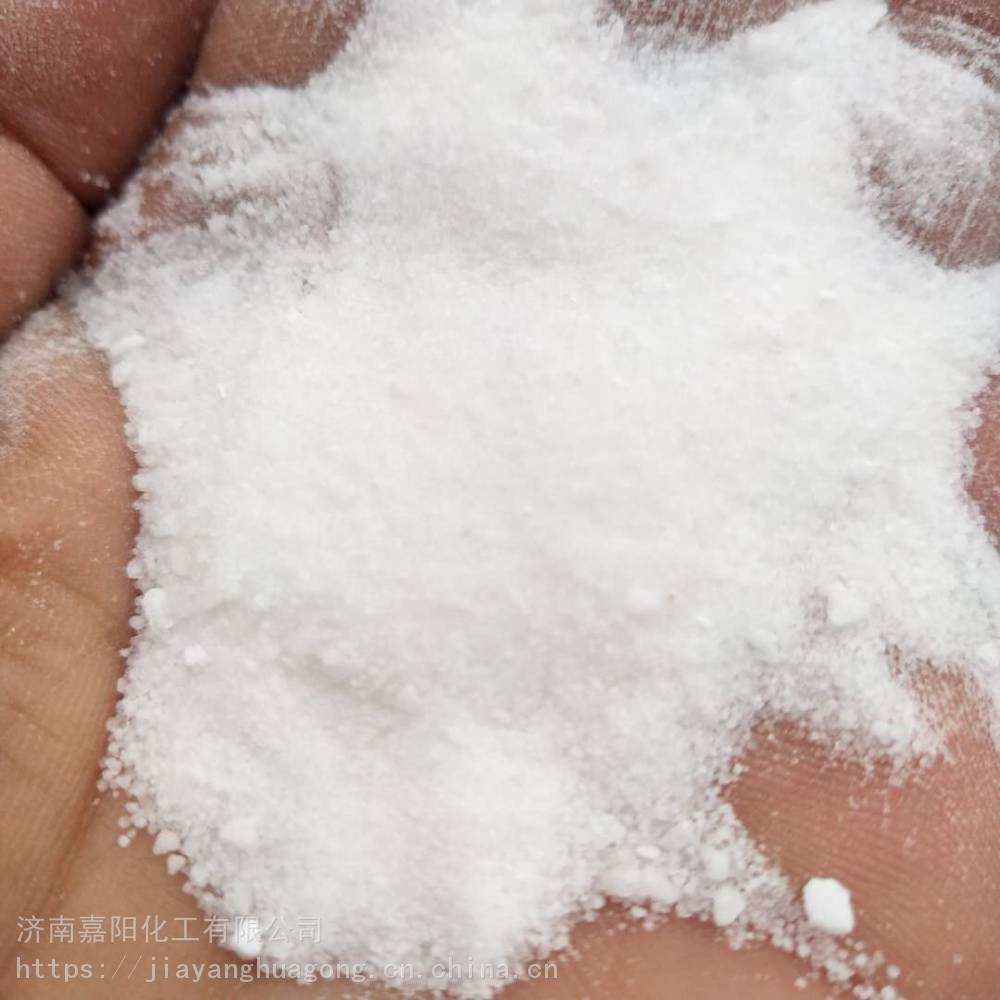 过碳酸钠通常用作洗衣粉的助剂,有氧系漂白的作用,并且在鱼塘管理中