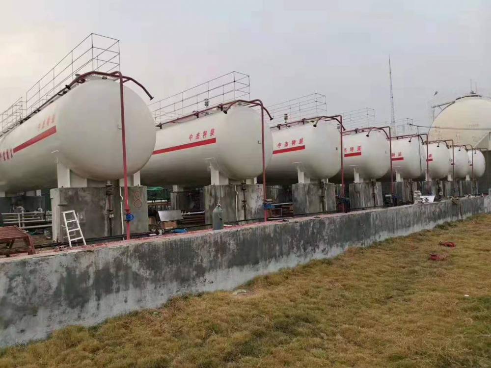 100立方液化石油气储罐的安全附件