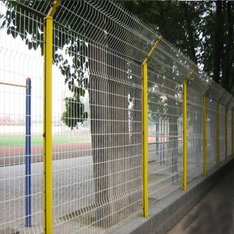 江门厂区防护栏 河源圈地折弯护栏网 公路桃形柱铁丝网