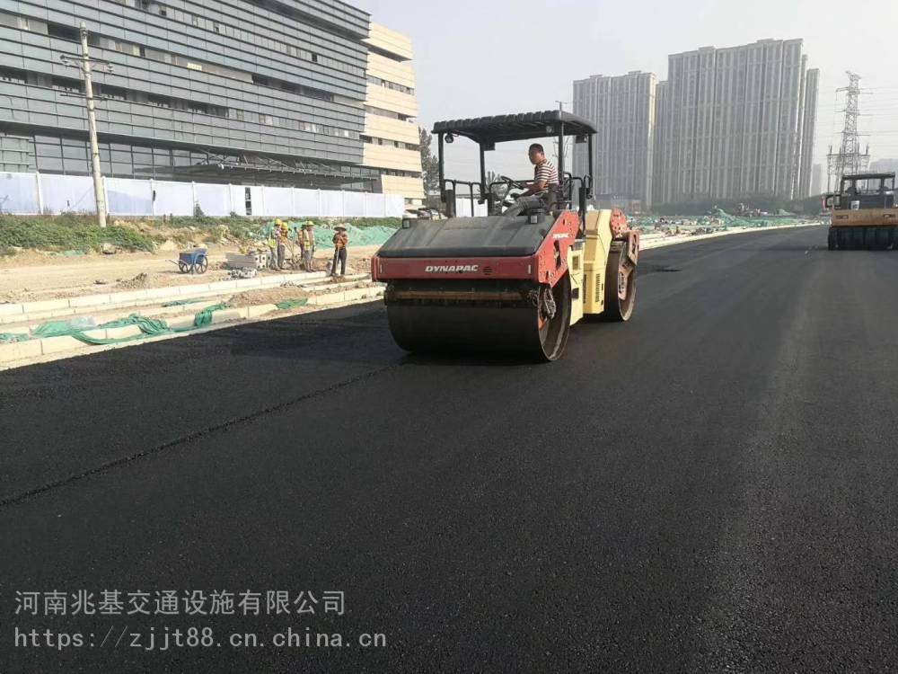 郑州平原新区做沥青路面施工