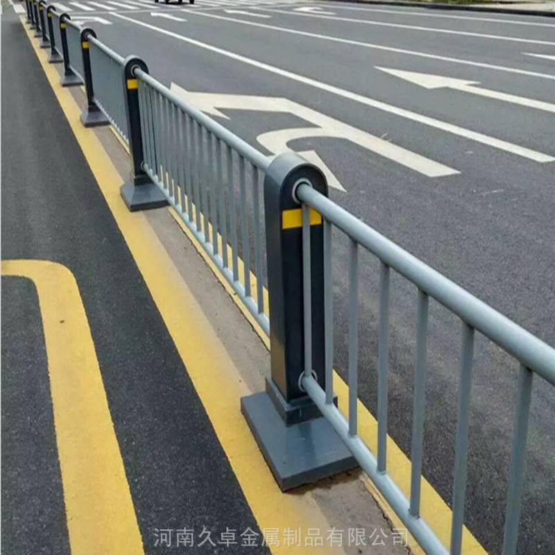 首页 建材 栏杆 场地防护栏杆 > 郑州市加工道路护栏的单位 郑州马路