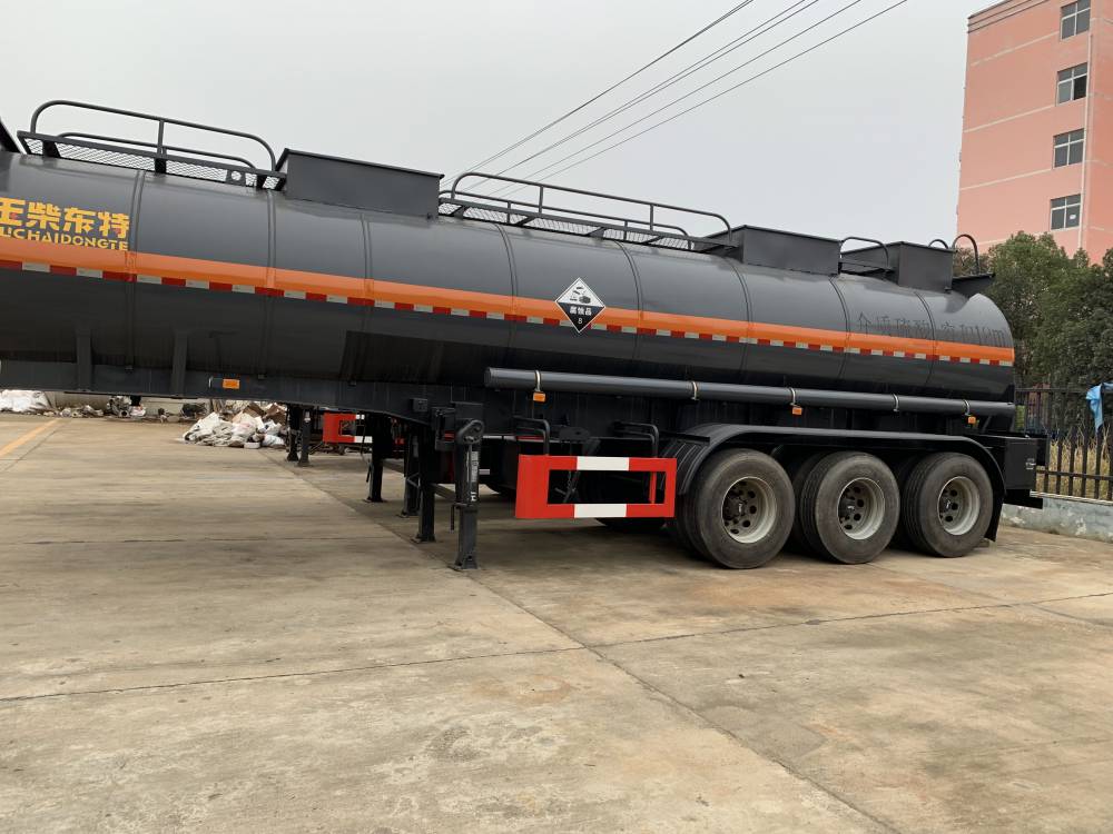 富华空气悬挂发烟硫酸保温罐车,按需定制硫酸罐车厂家直销