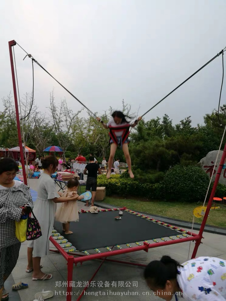 单人钢管小蹦极蹦床 郑州哪有批发蹦极设备的工厂 方形手动弹跳蹦极床