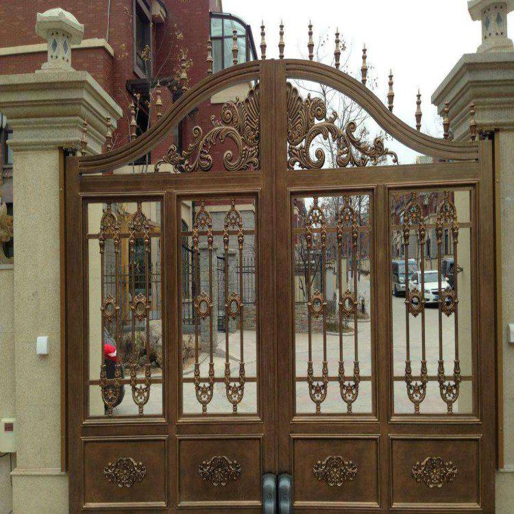 锡林郭勒盟苏尼特右旗围墙防护栏古铜色大门造型精美