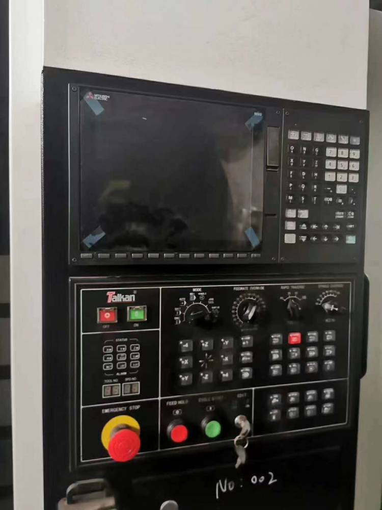 工厂转型出售二手台群t-8数控铣三菱m80a系统