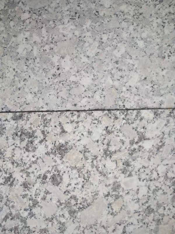 梨花红花岗岩结构致密质地坚硬透气性好适合地铺干挂