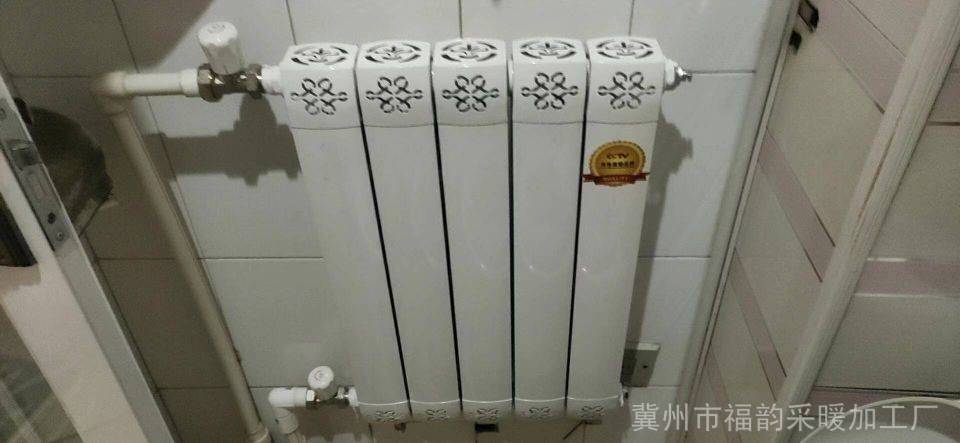 暖气片连接方式——异侧上进下出:最为合理,最有利于水循环的连接