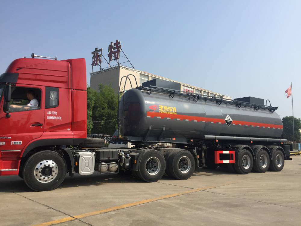 玉柴东特钢衬塑车,钢衬塑罐车, 8类腐蚀液体罐车生产工艺