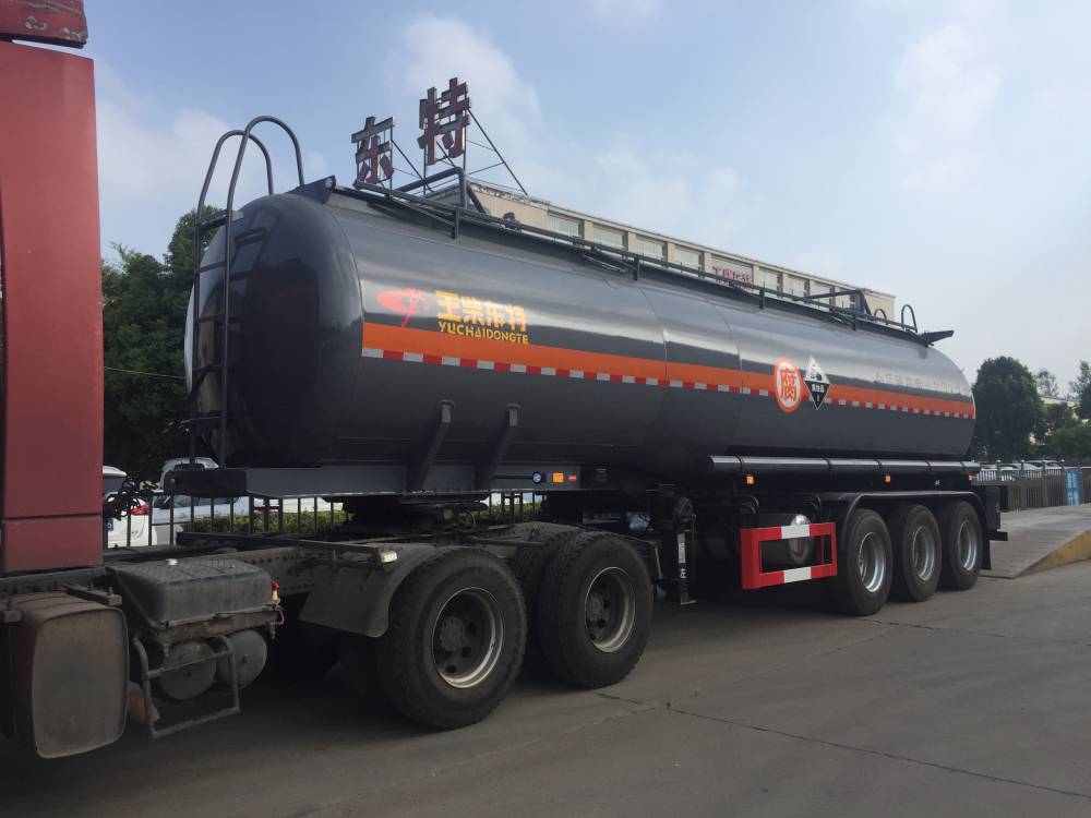玉柴东特槽罐车,稀***钢衬塑罐车, 酸碱化工罐车现车销售