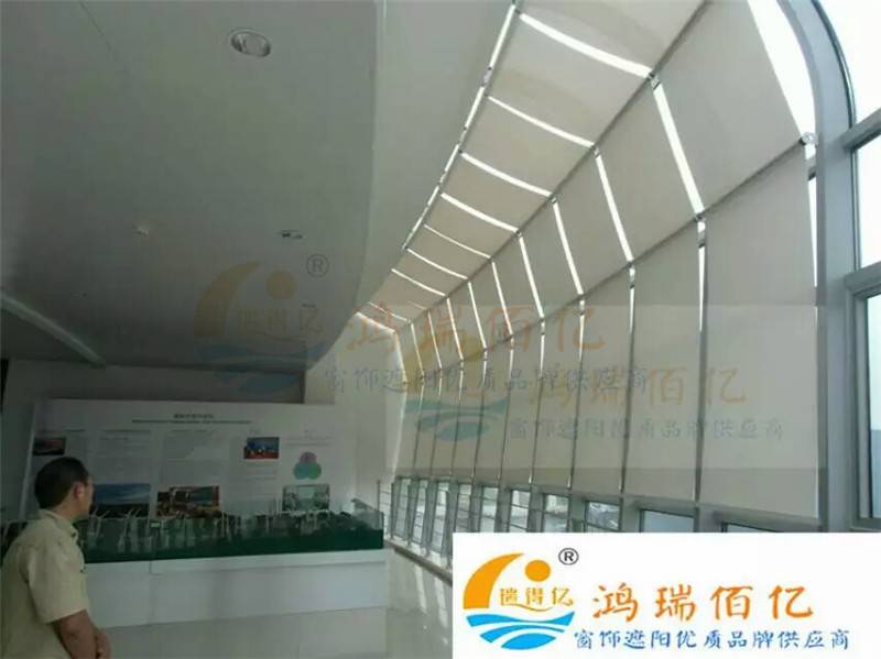 济宁遮阳帘定制厂家 济宁阳光房采光顶遮阳帘 电动遮阳隔热天棚帘
