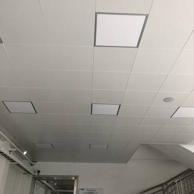 深圳厂房60x60吊顶铝扣板 白色平面铝合金扣板