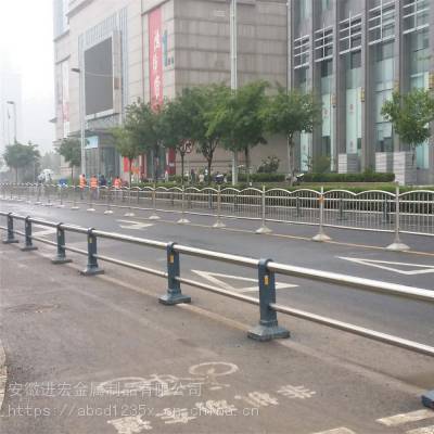 安徽池州交通隔离护栏厂家现货 中央隔离带 小区广告板护栏 驾校隔离