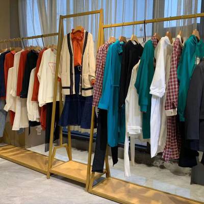 佧茜纹女装2020新款春夏装品牌尾货广州服装批发市场图片美之藤品牌