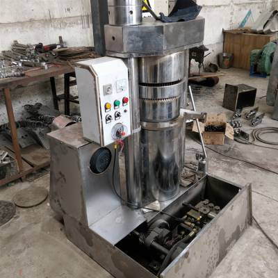 河北柱塞泵液压榨油机 油作坊用日产千斤芝麻香油机热销320型