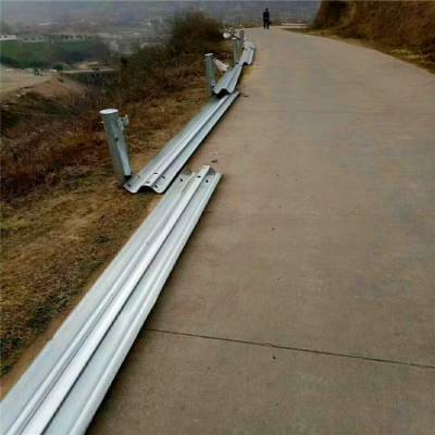 武乡县高速公路波形护栏板喷塑三波护栏板价格乡村公路镀锌喷塑二波