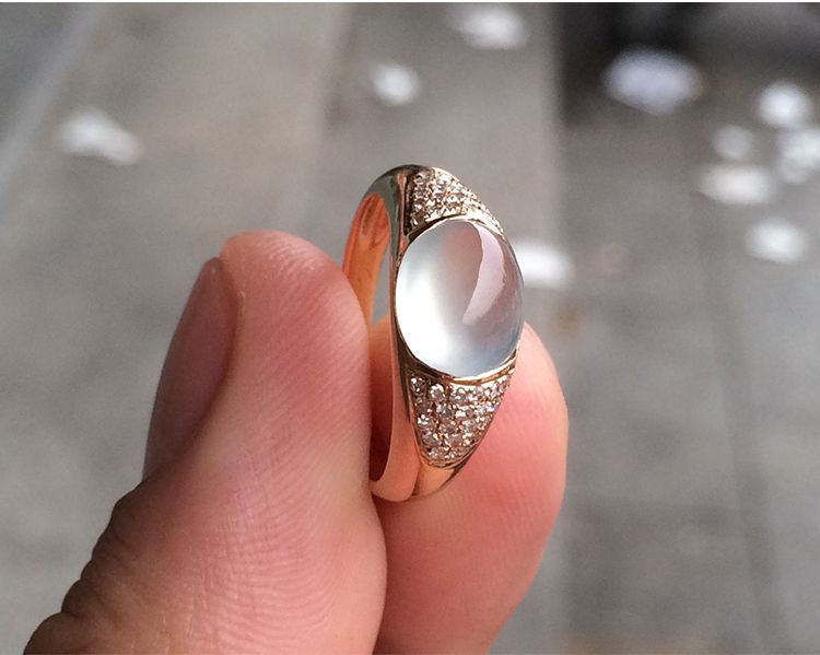 翡翠戒指镶嵌 翡翠戒指18k玫瑰金伴钻镶嵌高冰老种椭圆蛋面戒指