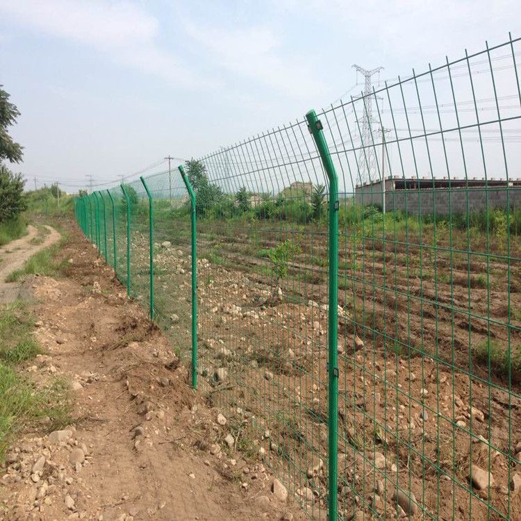 沃达现货双边护栏网（18x30m）无框铁丝网围栏护栏网