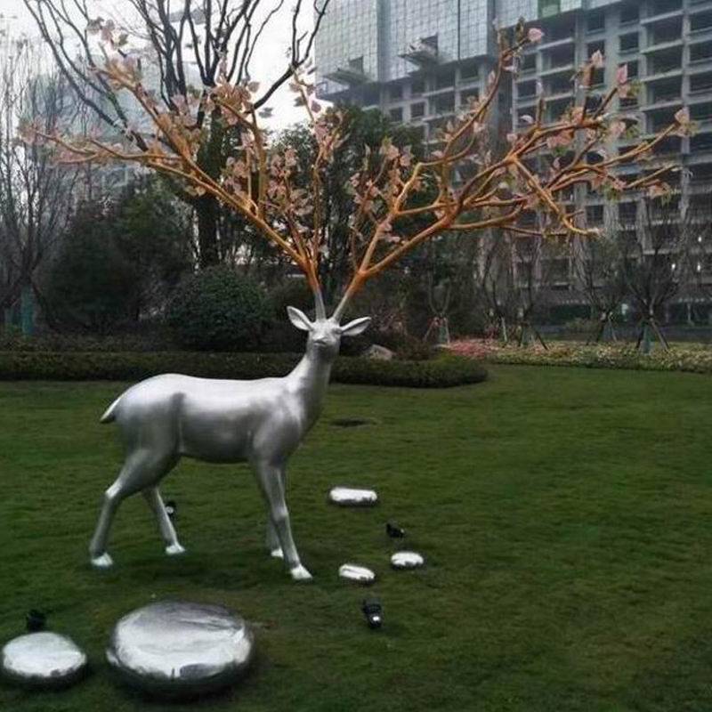 重庆园林小品不锈钢鹿子雕塑