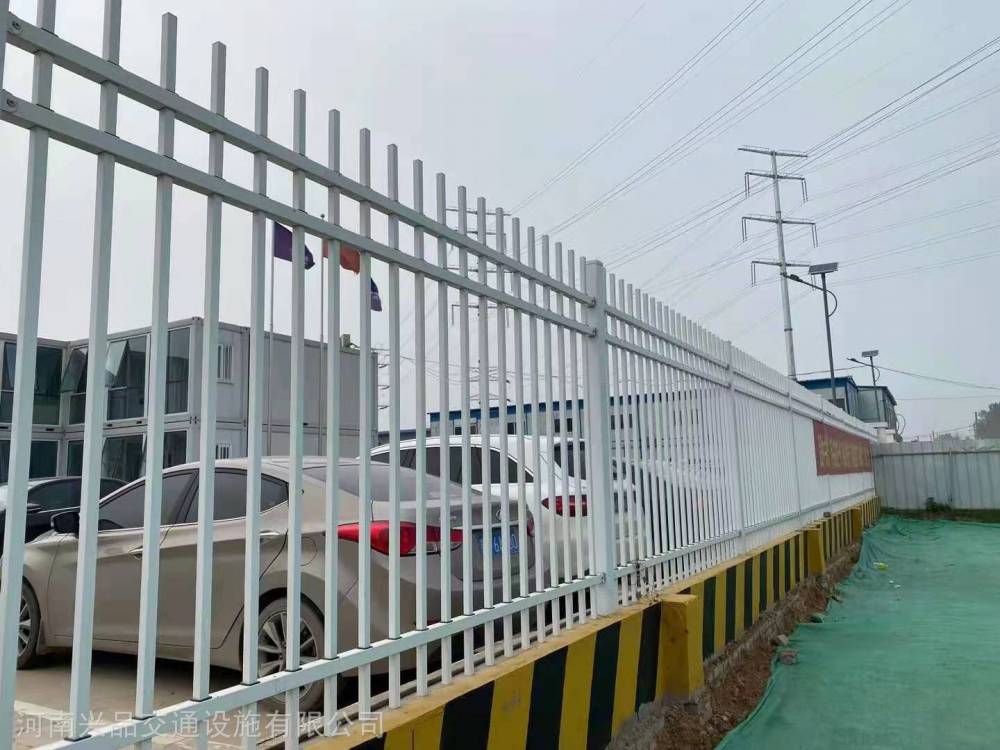 护栏厂销售铁艺围墙护栏学校幼儿园铝艺大门锌钢围墙护栏安装