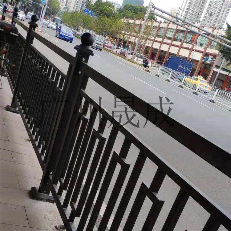 广东本地人行道护栏生产厂家光明区人车分流隔离护栏马路中央围栏