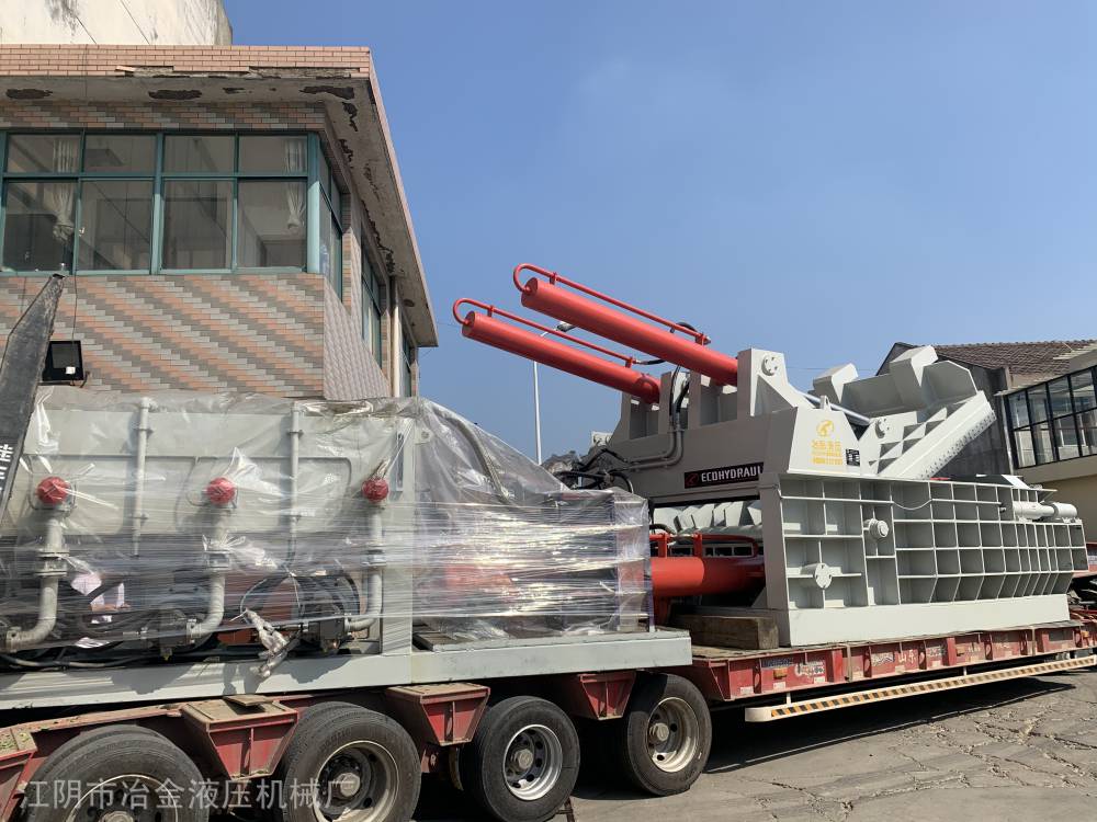 供應江陰產Y81F-315噸廢鐵打包機