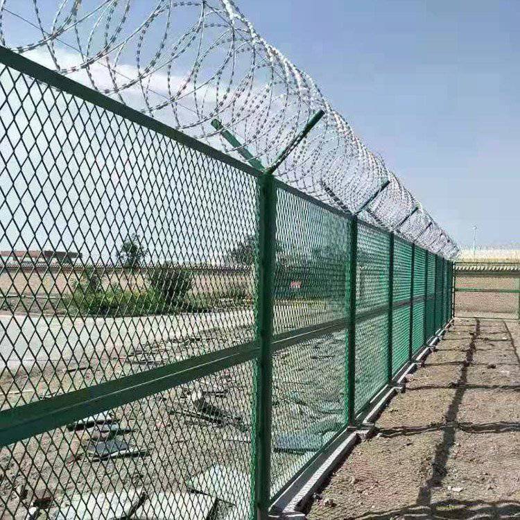 迅鹰生产国界防护网监狱防攀爬护栏网军事重地警示围栏钢网墙