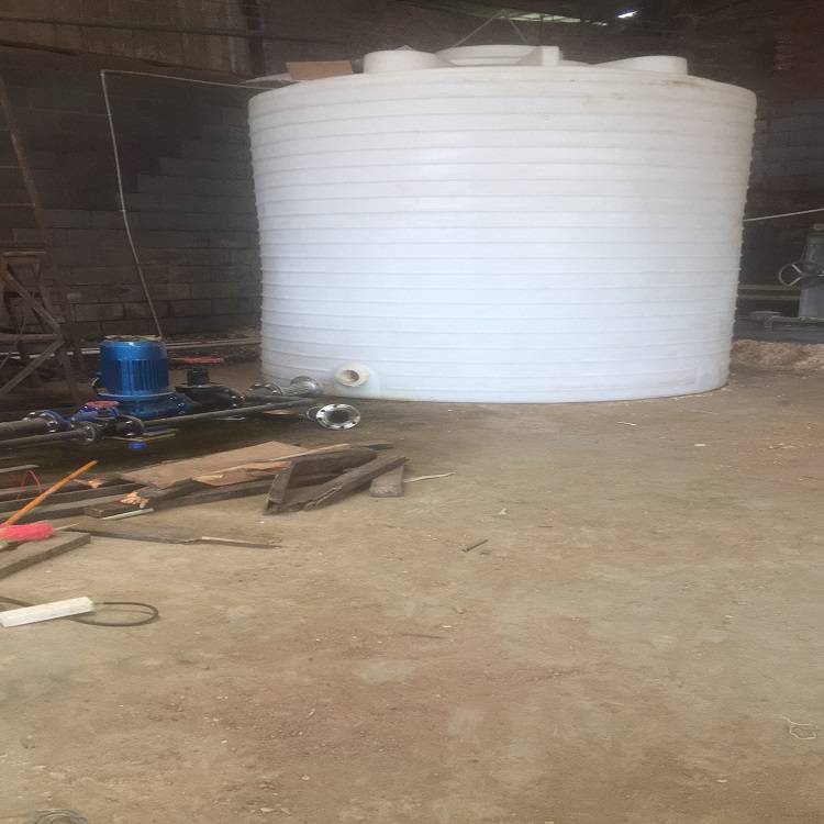重庆綦江10吨PE塑料储罐5吨絮凝剂储罐装外加剂的塑料桶厂家