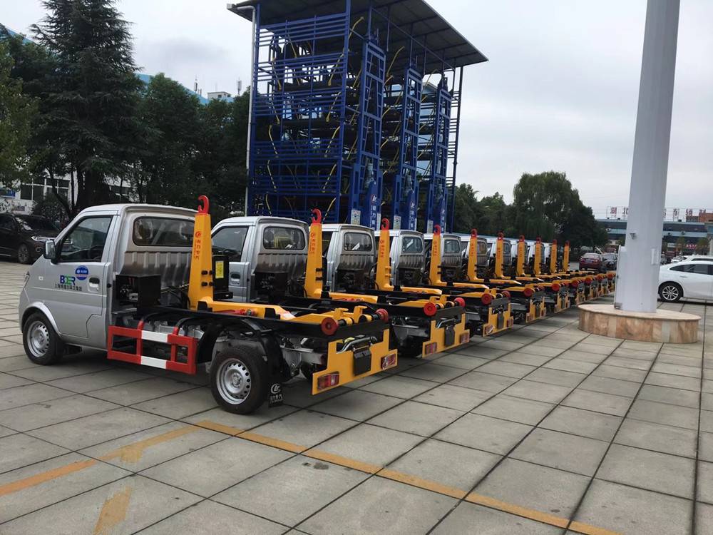 5方勾臂垃圾车 勾臂式小型<a style=