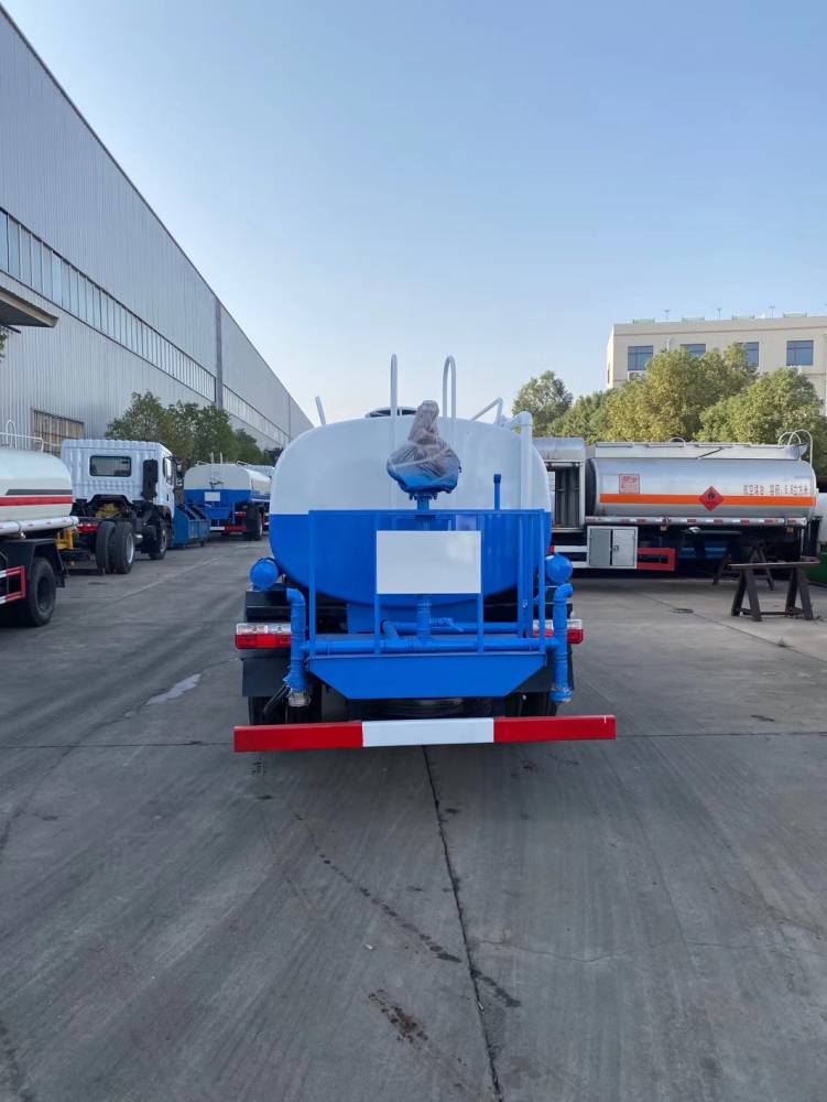 5方不上户洒水车买家福利车型