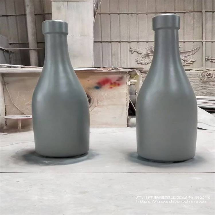 仿真酒瓶雕塑玻璃钢制品商业活动美陈装饰酒瓶雕塑