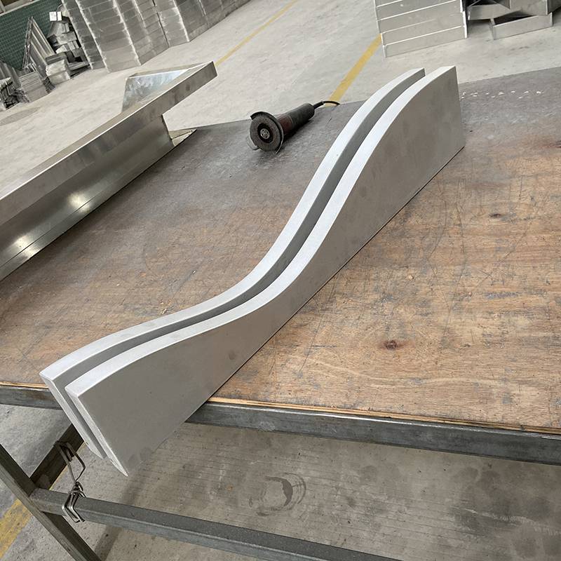 异形铝单板包柱子门头立柱铝单板定制组合铝单板造型