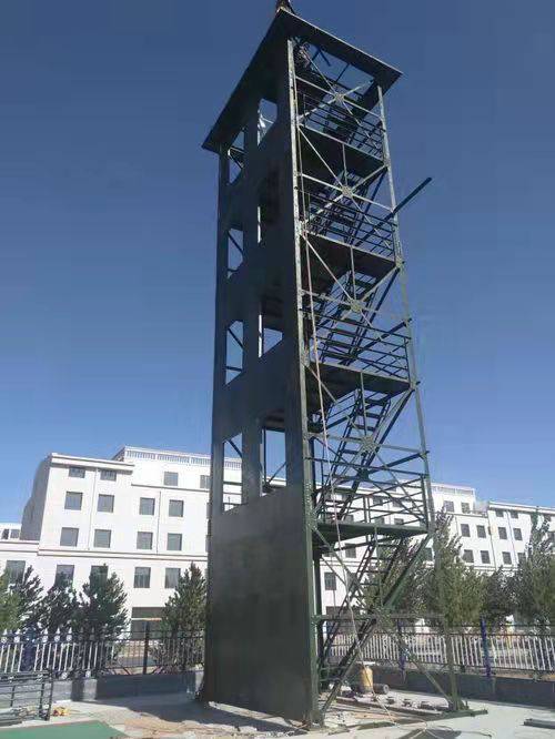 晟泓钢结构四层六层双窗体能拓展训练塔监控杆
