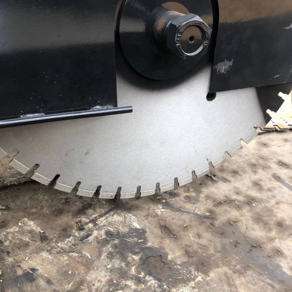 拖拉机带切缝机混凝土路面切缝机双锯片水泥路面割缝机