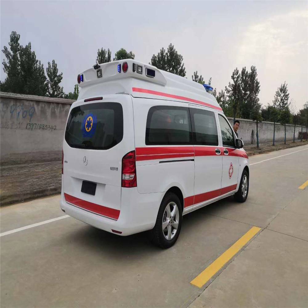 救護車廠家 中軸中頂救護車 寶豐廠家聯系方式