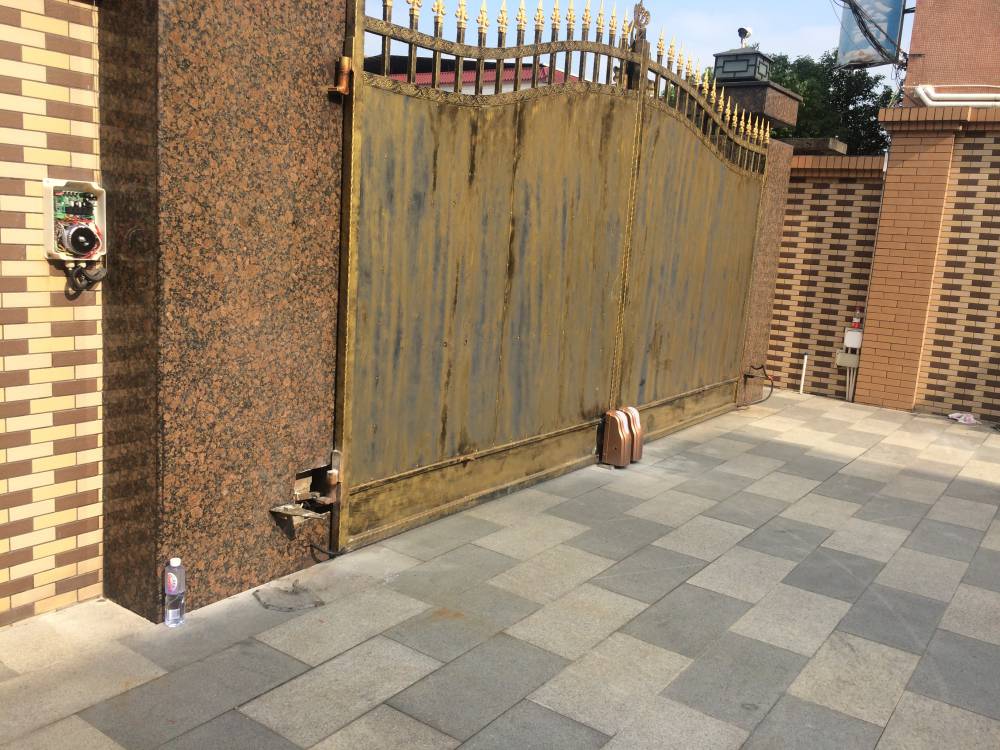 顺德卡诺林室外防水八字电动门批发部 维修别野开门机 车牌识别系统