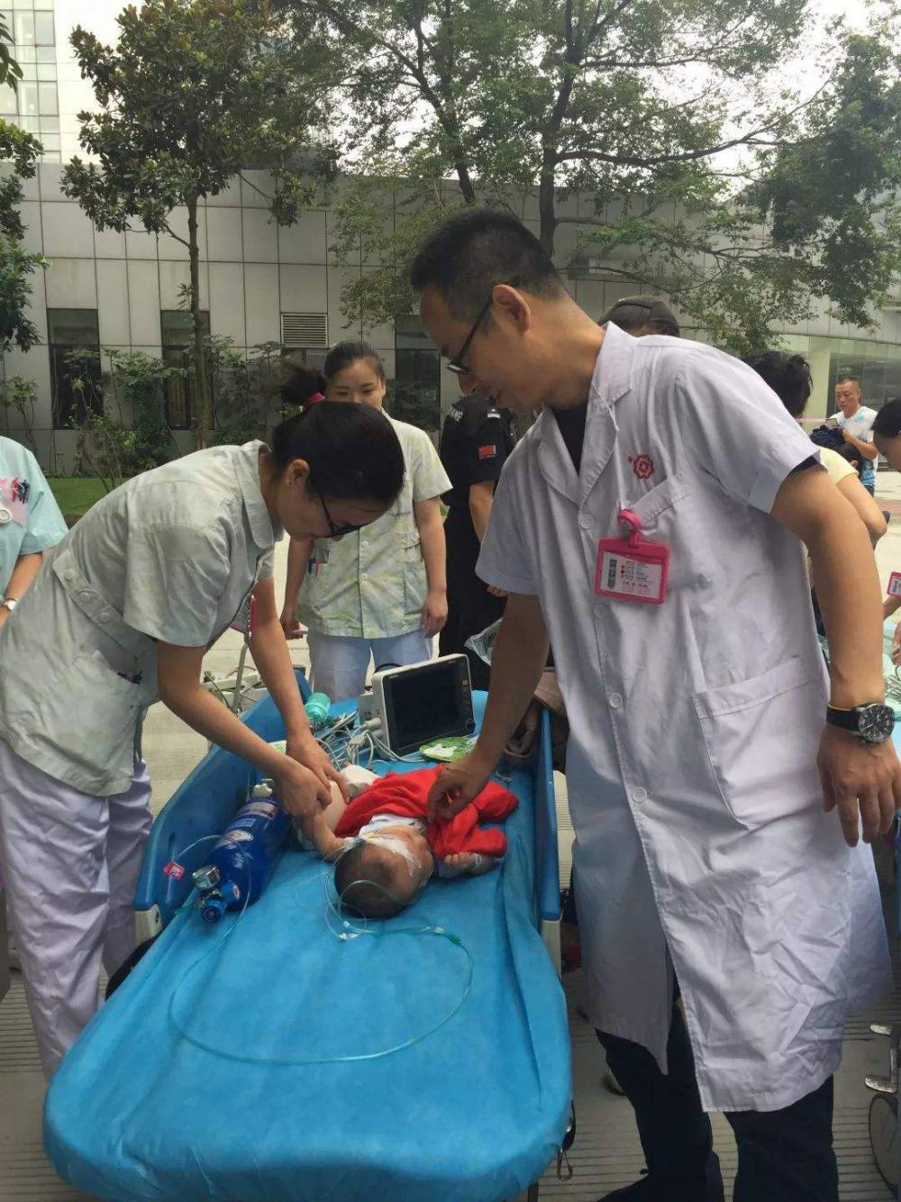 北京120救护车接送病人-随叫随到