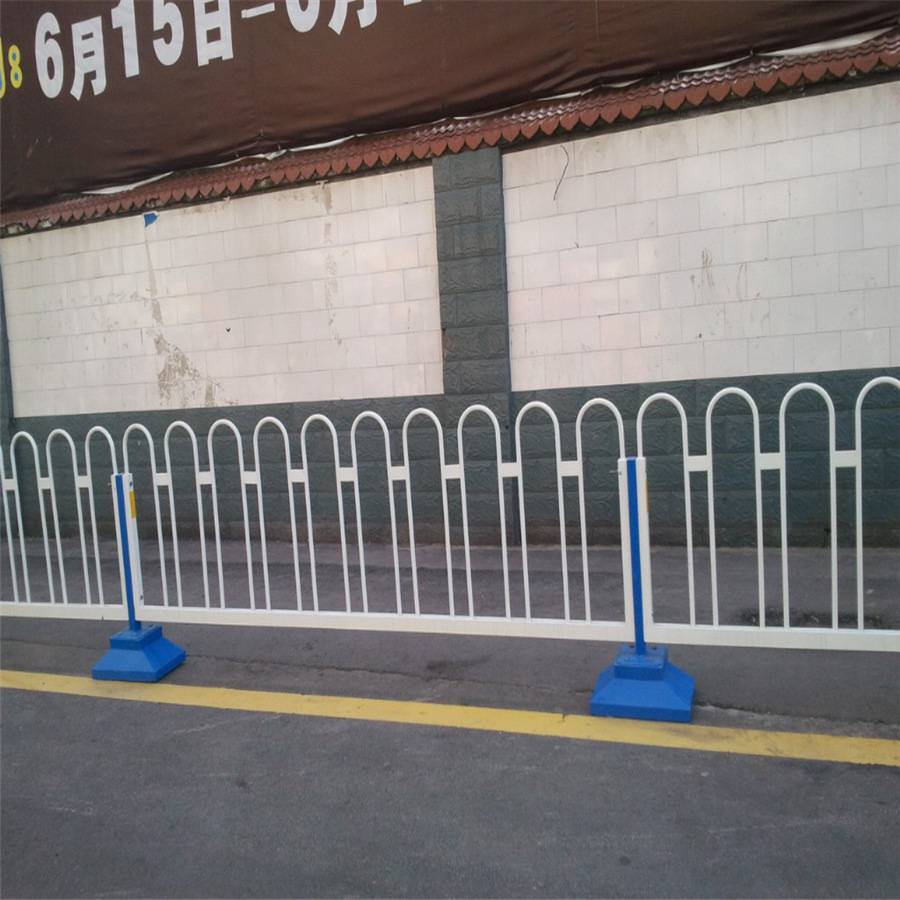 厂家供应镀锌京式护栏公路分隔车道隔离u形京式道路护栏