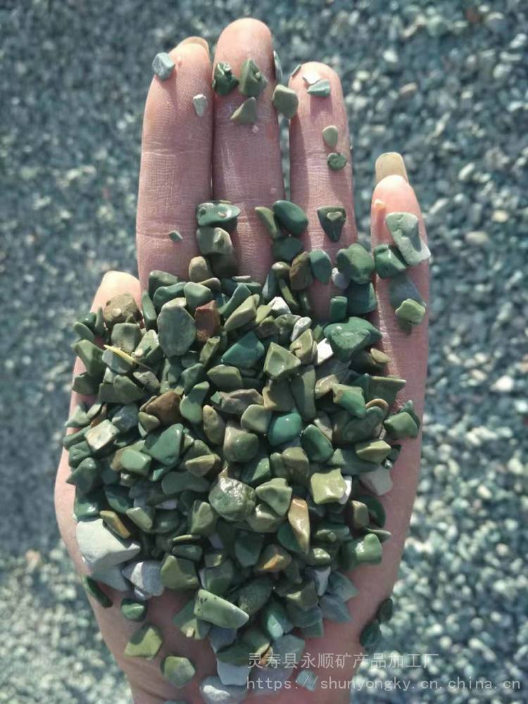 郑州供应绿色卵石绿色卵石铺路价格永顺海蓝色洗米石4-9毫米