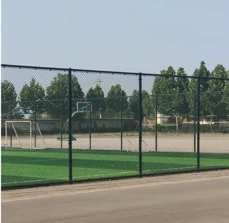 铁丝网格勾花网防护拦网体育场足球场篮球场围栏网防撞隔离护栏网