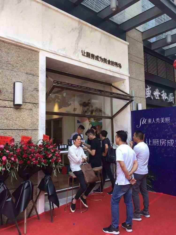 铝合金上下折叠窗金房顶门窗生产供应奶茶店