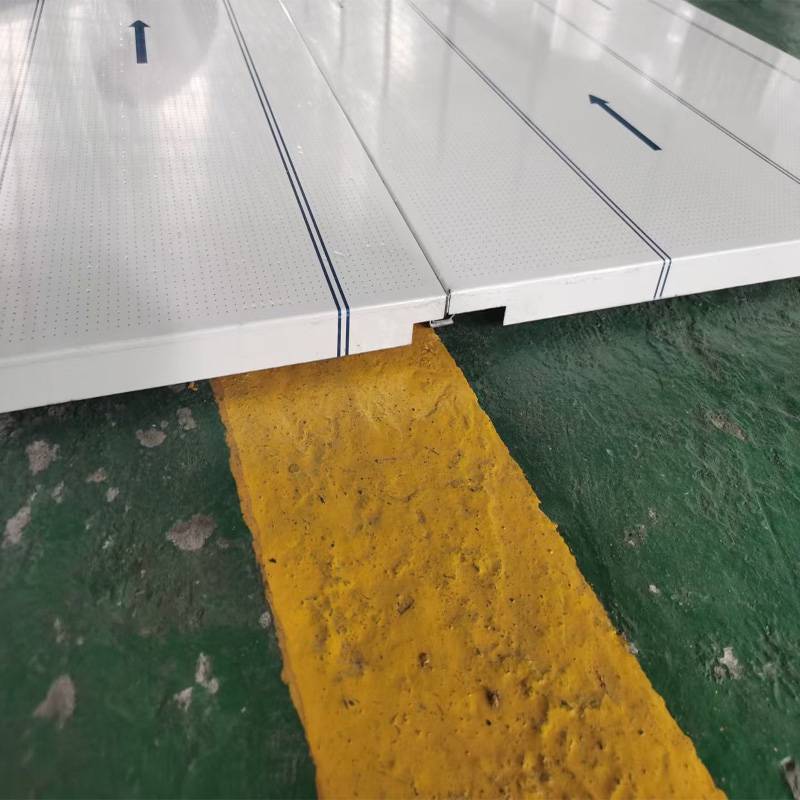 铝吸音隔热复合板吊顶氟碳木纹表面结构简单安装快速