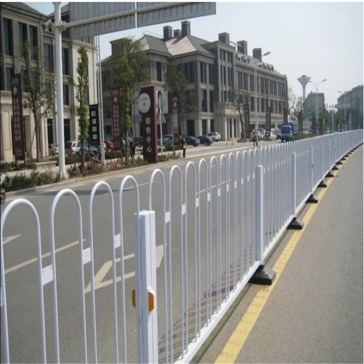 道路京式护栏锌钢隔离栏人行道栏杆公路马路安全市政护栏厂家直销