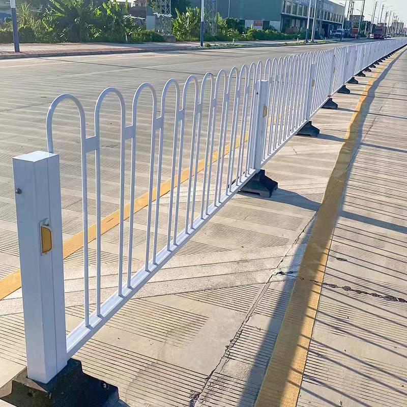 定制道路京式护栏U型M型铸铁钢筋交通机非隔离人行道铁艺防护栏杆
