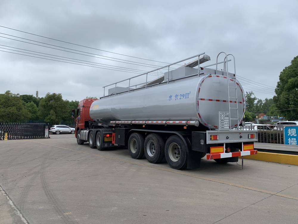 普货液体洗井液罐式运输槽罐车厂家直销净水剂减水剂普货户供液