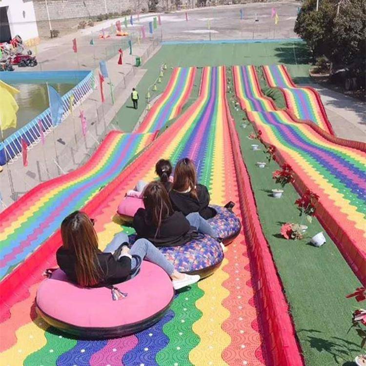 彩虹滑道儿童游乐设备项目景区的游乐器材