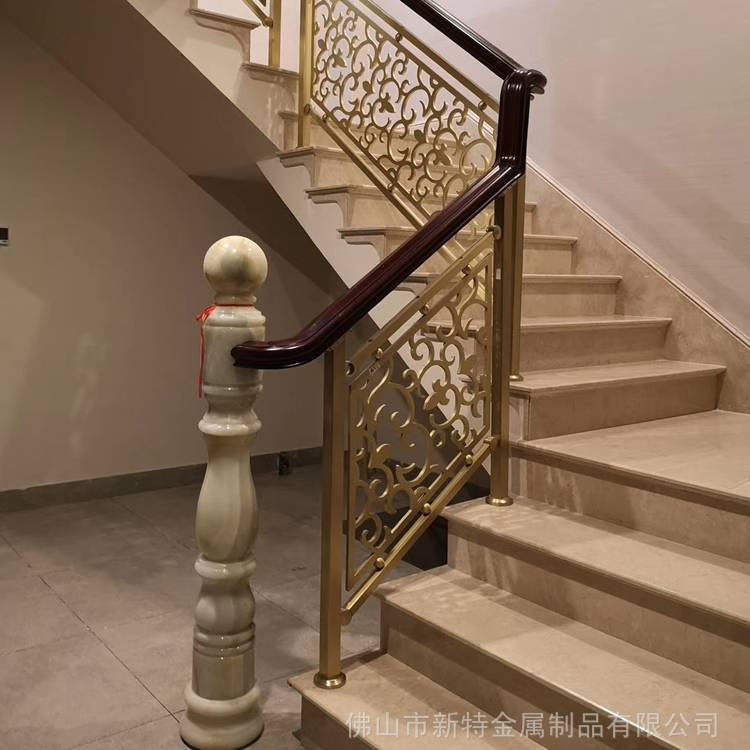 别墅铜铝雕花楼梯扶手中式设计仿佛艺术展现